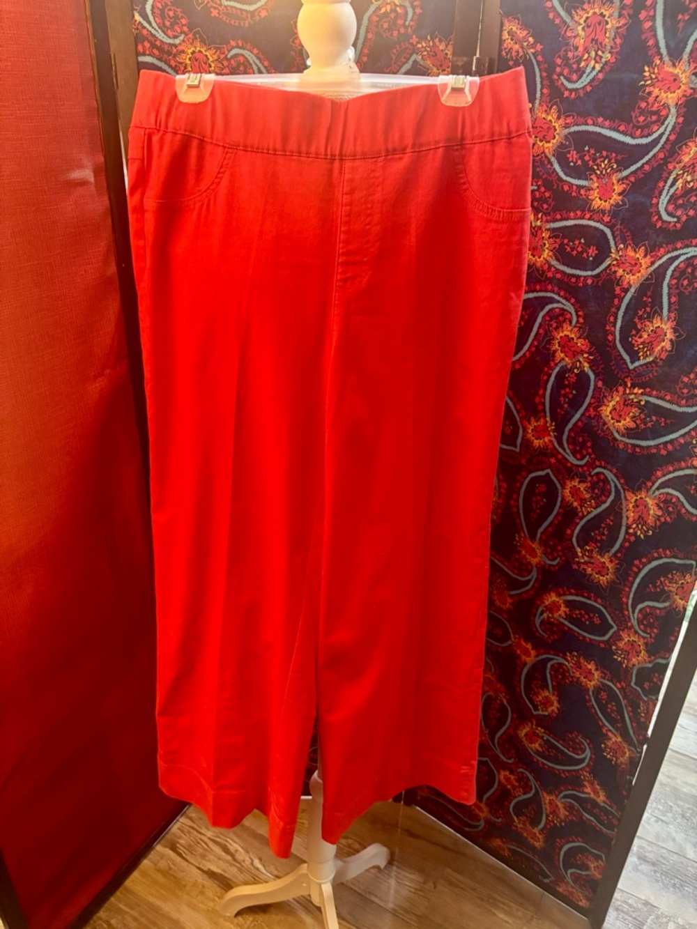 Nina Leonard Vibrant Red crop pants . Never worn